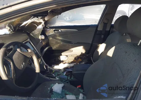 2013 Hyundai Sonata Hybrid из США, поврежденный, VIN KMHEC4A43DA077477